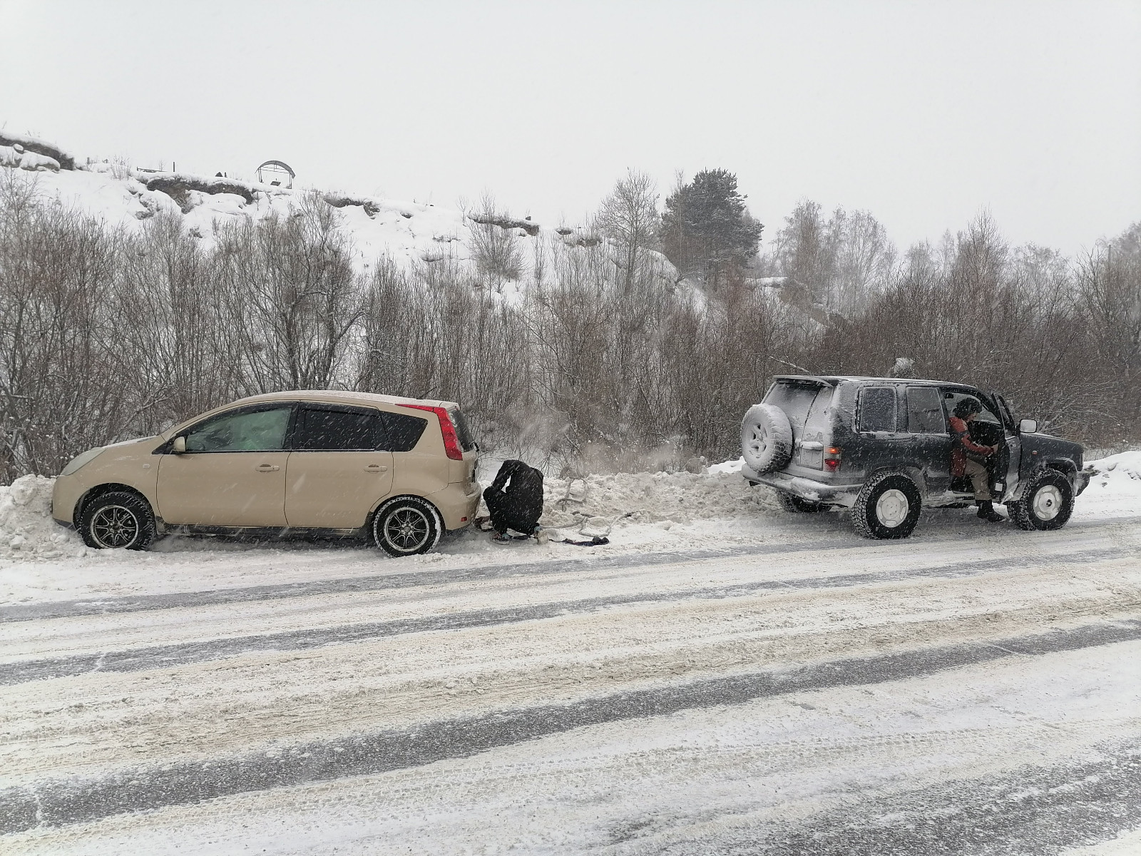 Вытащить застрявший автомобиль | Помощь на дорогах Иркутска | Внедорожная  эвакуация - Главная